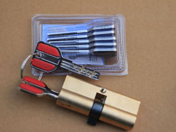 和布克赛尔24小时上门开锁公司